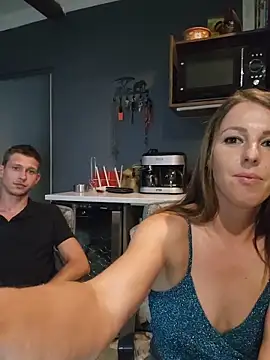 NaughtyAna: διαδικτυακό σόου στην κάμερα