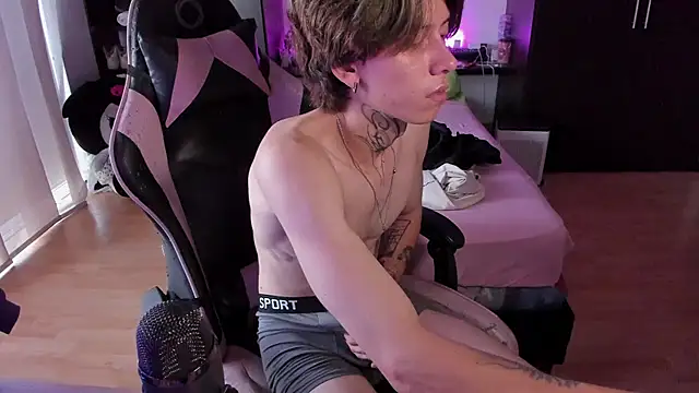 XXX chat uživo modela xIce_Boy