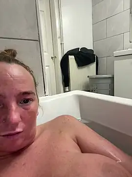 JustYourNormalCouple Pertunjukan Webcam