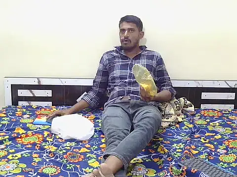 HotXKrish Adlı Modelin Canlı XXX Sohbeti