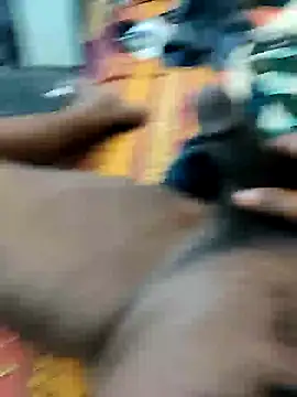 Show modela dasicapall na web-kameri