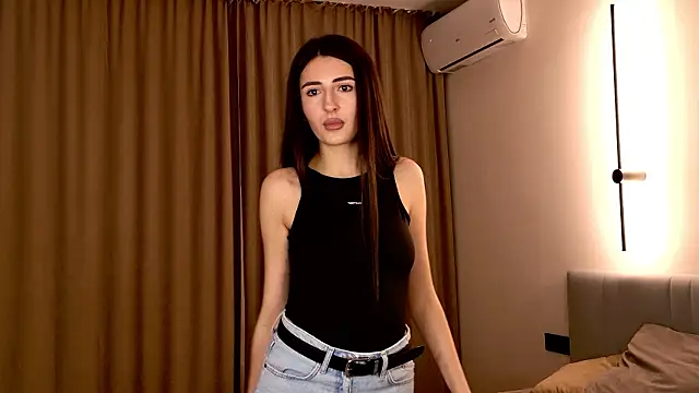 Pertunjukan Kamera Web KiraVelour