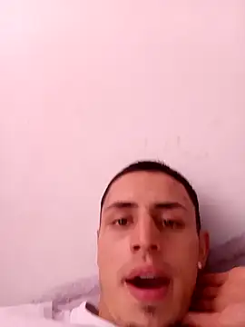 Cristianramos199: διαδικτυακό σόου στην κάμερα