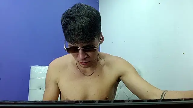 Chatroom XXX en direct de masterboyx