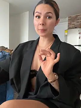 Chatroom XXX en direct de SofiaG_