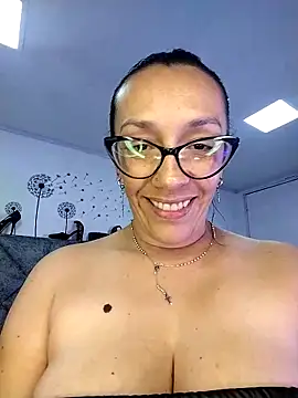 Shantey_Laurent – Live XXX-chat