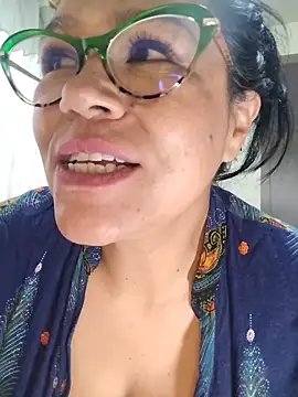 naughty_doll_horny webkamerás műsora