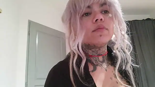 Chatroom XXX en direct de serena__vedette