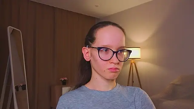 BettyBrowni Adlı Modelin Canlı XXX Sohbeti