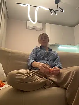 CarmenBlues_ Adlı Modelin Canlı XXX Sohbeti