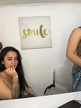 Antonella_Julietaのウェブカメラショー