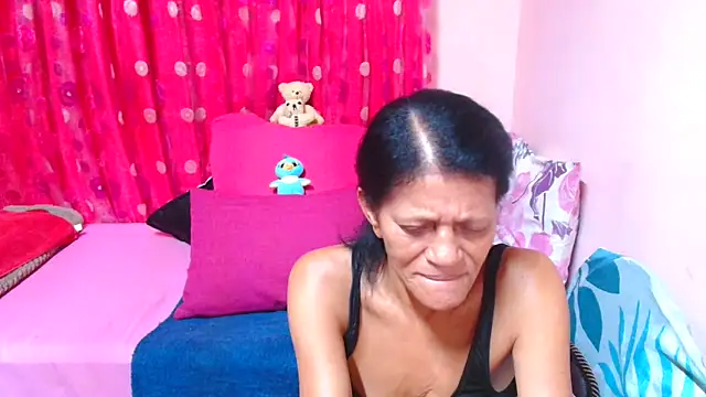 SLUTTYROXY's Live XXX Chat