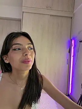 دردشة ZaraLuuv الجنسية المباشرة