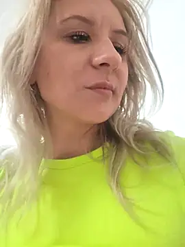 Pokazy przed kamerką – KaylinJan