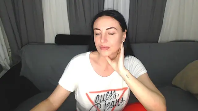 CloveLove: απευθείας συνομιλία ΧΧΧ