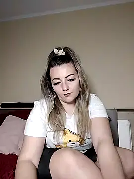 XXX chat uživo modela Sweetredvelvet