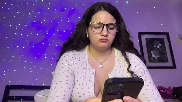 Онлайн чат XXX SoyOceanne