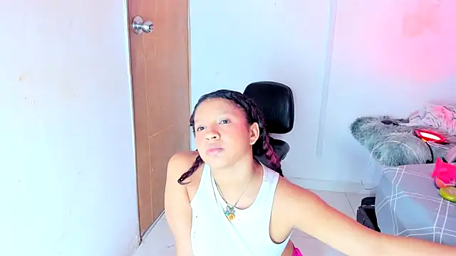 Emily_Coper18のウェブカメラショー