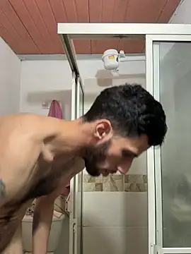 Karim_mansur élő XXX-chatje