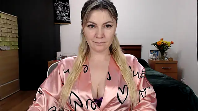 ParadiseAlina 即時 XXX 聊天