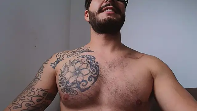 แชท XXX สดของ thomas_gun