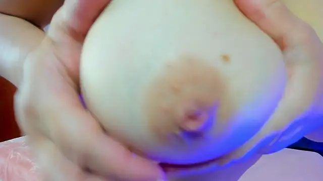 AFRODITAARGENNUS – Naživo XXX chat