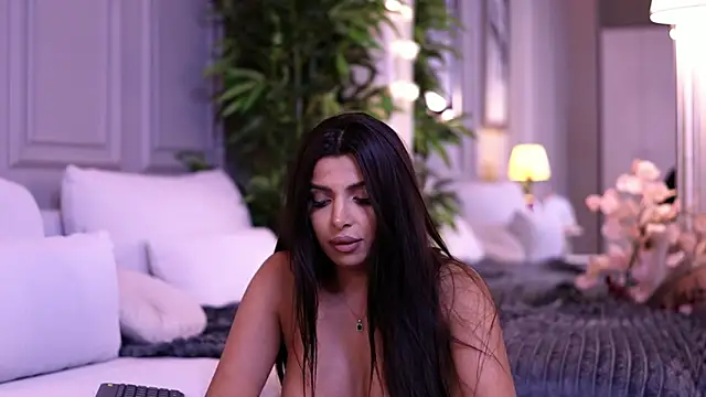 Chat +18 de NicoleCellini ao vivo