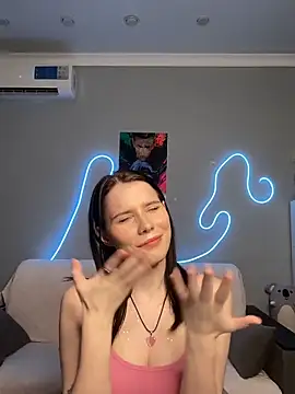 JinxMoon Adlı Modelin Canlı XXX Sohbeti