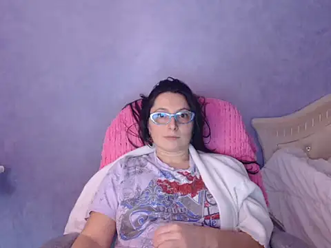 Show modela LuckyLisa23 na web-kameri