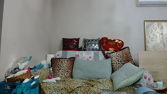 --I3lue_I3utterfly--: онлайн-секс-чат