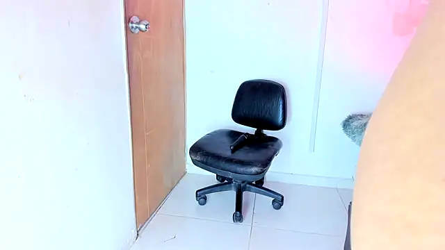 Chat +18 de Emily_Coper18 ao vivo