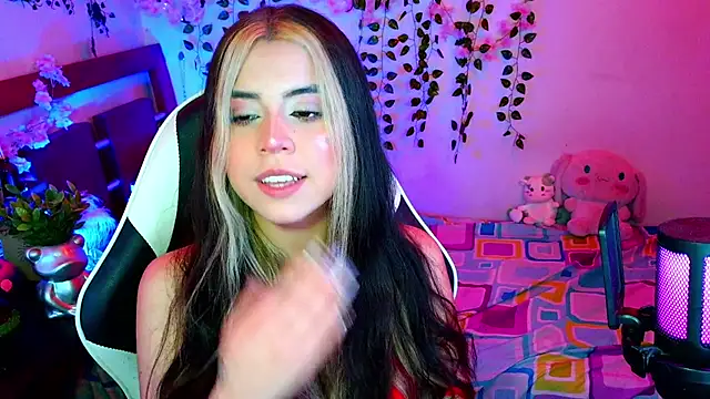 Chat +18 de Kittyuwu_ ao vivo