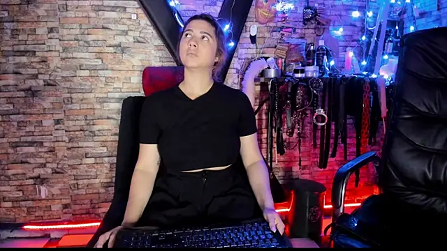 Czat XXX na żywo – Liltildeman_moon