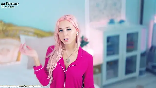 Amoramias' Live XXX Chat