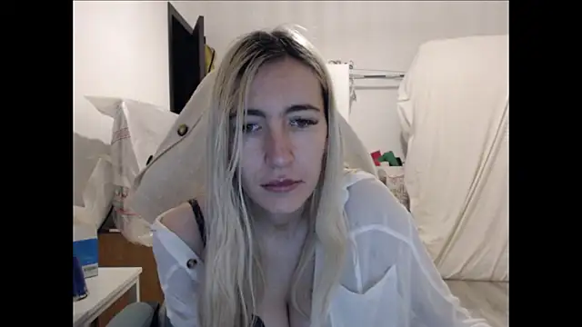 Chat +18 de BarbieBlondieGirl ao vivo