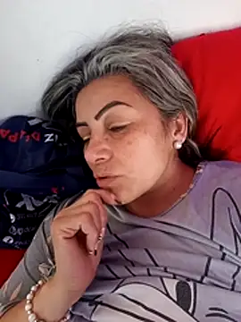 maynor_1998's Live XXX Chat