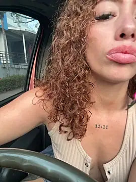 XXX chat uživo modela roxyrougee