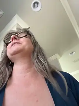 Chat +18 de Vivian_MayXxX ao vivo