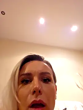 Chat +18 de AureliaDoux ao vivo