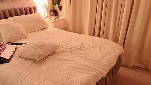 Myassistant Adlı Modelin Canlı XXX Sohbeti