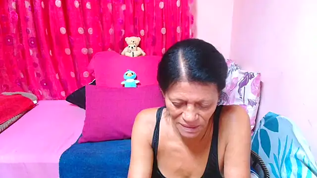 Chat XXX en directo de SLUTTYROXY