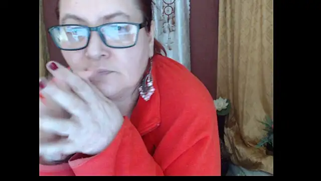 PlayfullMatureのライブXXXチャット