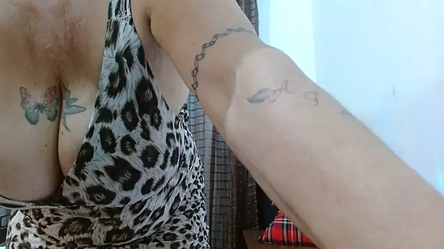 jenny_milf69 网络视讯表演