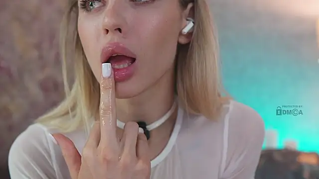 misstics_ élő XXX-chatje