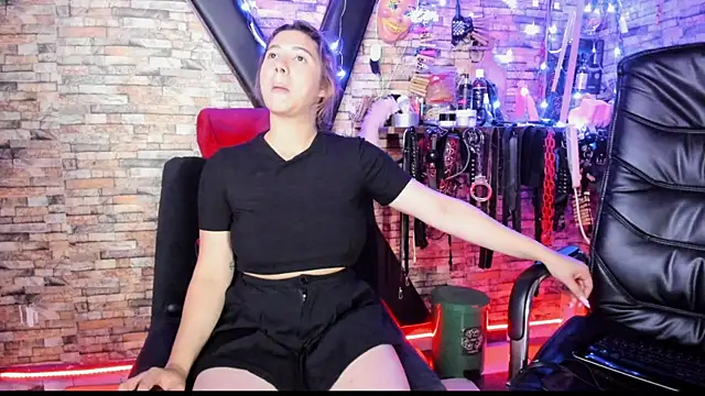 Chat XXX ao vivo de Liltildeman_moon