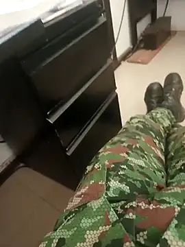 Živý XXX chat MonasticCanine