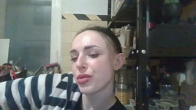 Trinsy_Love: онлайн-секс-чат