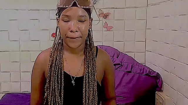 Chatroom XXX en direct de EroticSexyPrada