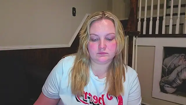 Pokazy przed kamerką – PhatAssBlond