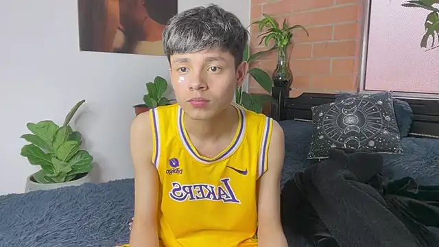 Andy_Belier23 Live XXX-Chat